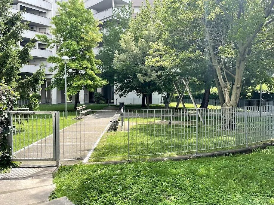 アパート ヴェローナLa Casa Dell'Artistaアパートメント イタリア